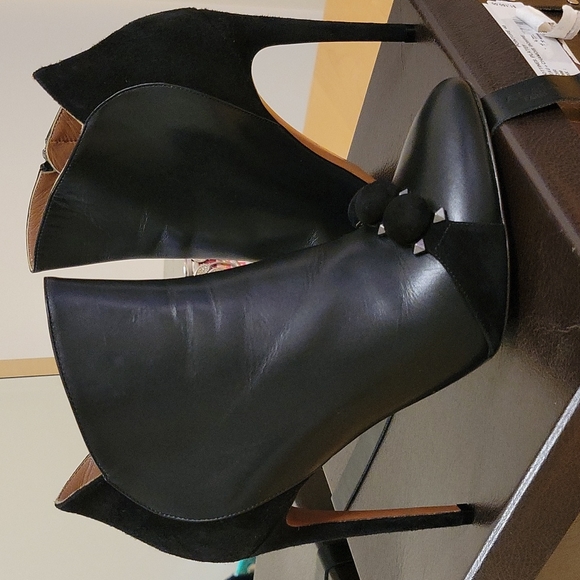 Alaia Bombe Booties Brand New w/tag - Picture 1 of 9